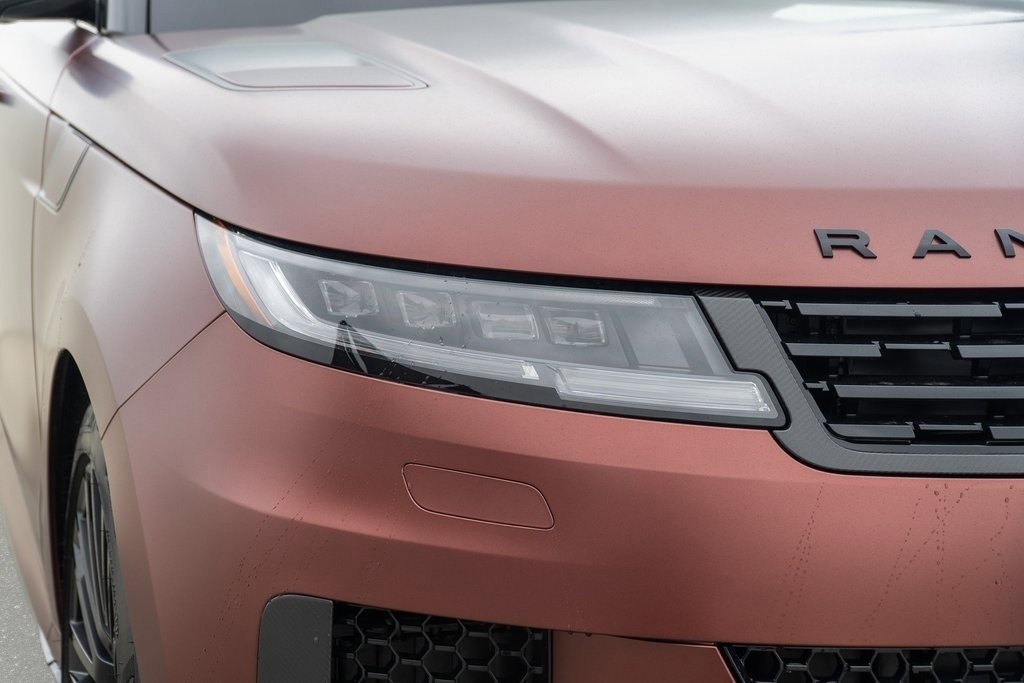 2025 Land Rover Range Rover Sport photo 10