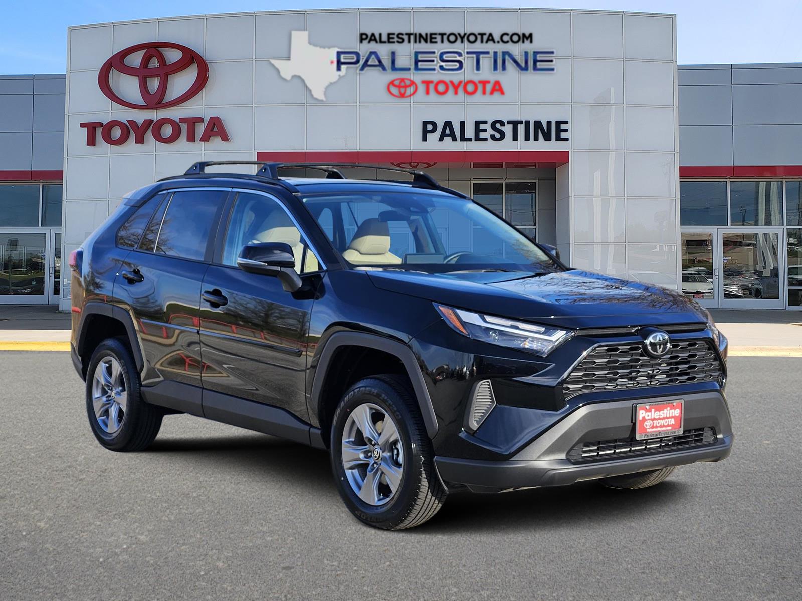 2025 Toyota RAV4 XLE's photo