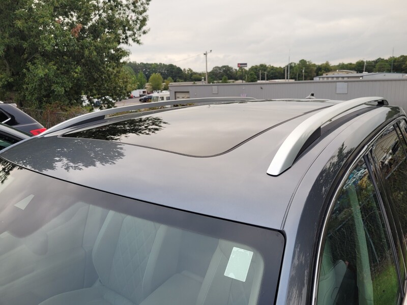 2024 Volkswagen Atlas SEL Premium R-Line photo 2