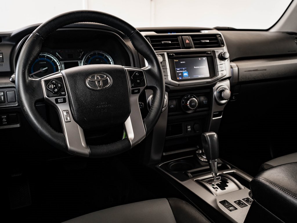 2016 Toyota 4Runner SR5 photo 4