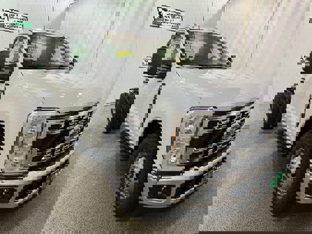 New 2025 OXFORD WHITE Ford XL image 1