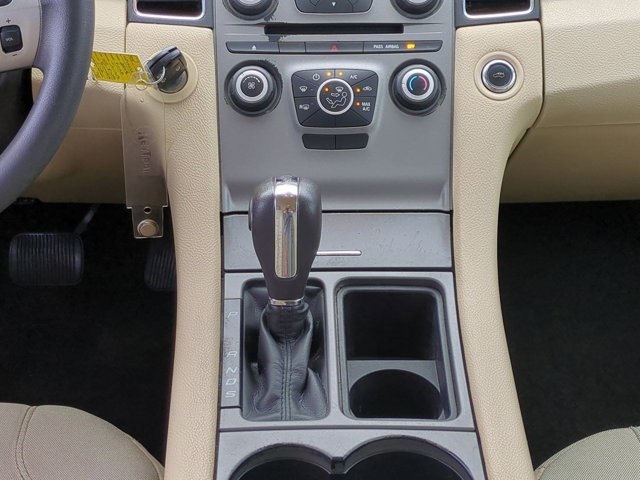 2018 Ford Taurus SE photo 15