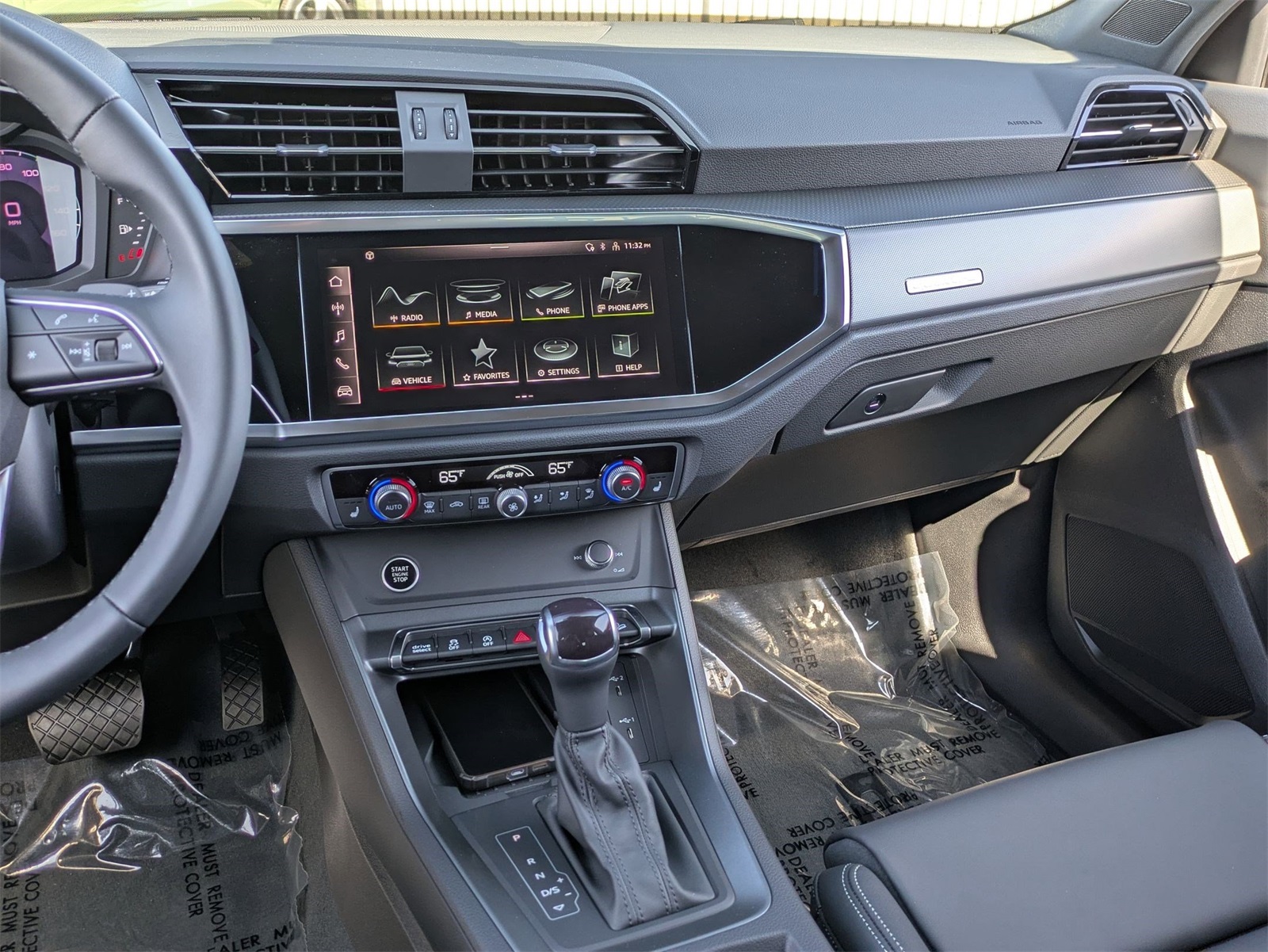 2025 Audi Q3 S line Premium photo 4