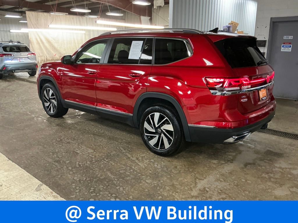 2024 Volkswagen Atlas SEL photo 3