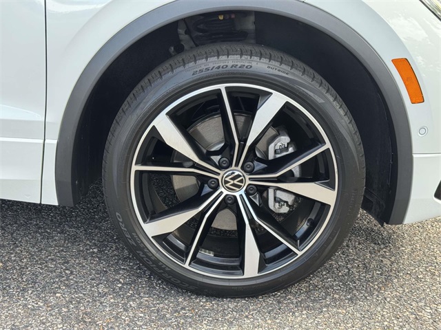 2023 Volkswagen Tiguan SEL R-Line Black photo 11