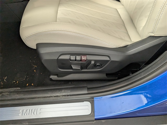 2025 Mini Cooper 4 Door Hardtop S Iconic photo 17