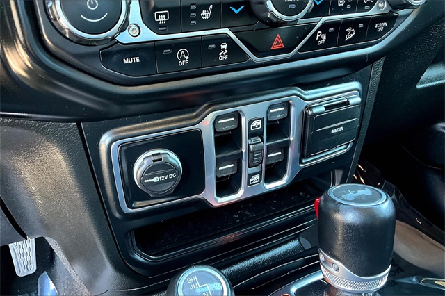 2020 Jeep Wrangler Unlimited Sahara photo 16