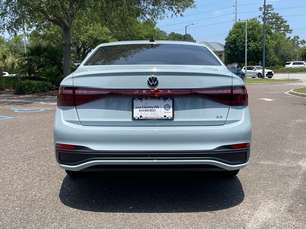 2025 Volkswagen Jetta SE photo 3