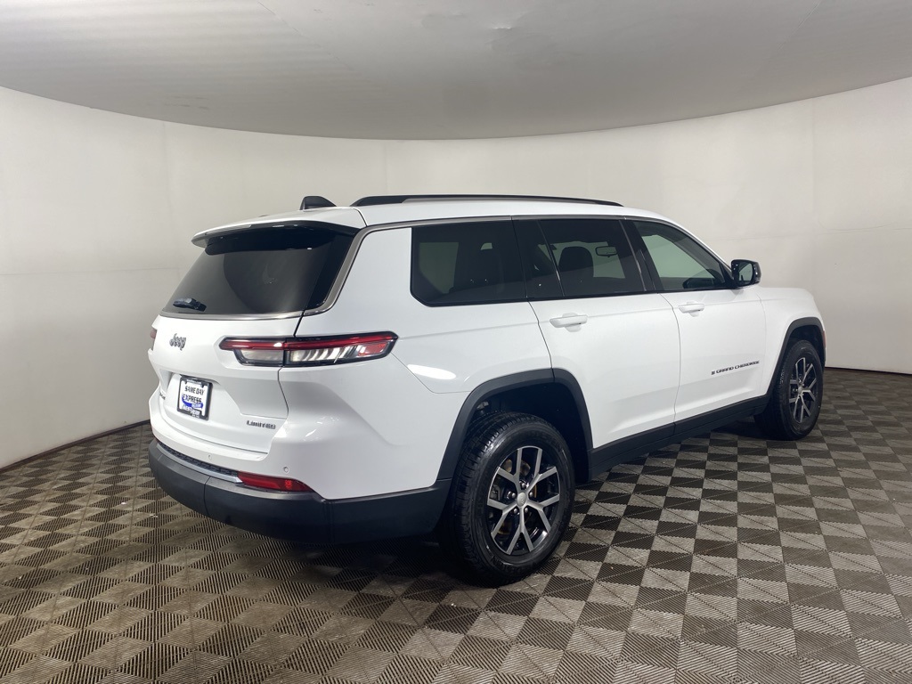 2023 Jeep Grand Cherokee Limited photo 3