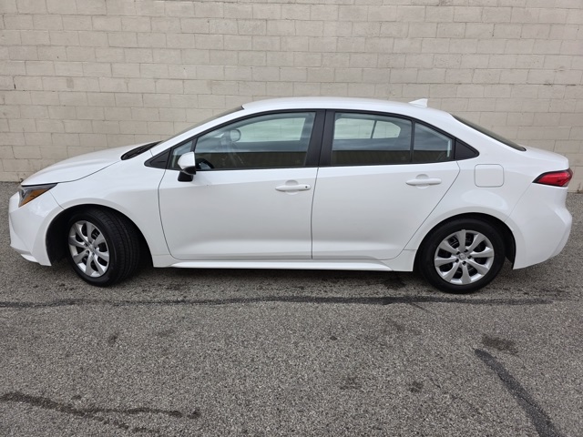 2023 Toyota Corolla LE photo 2