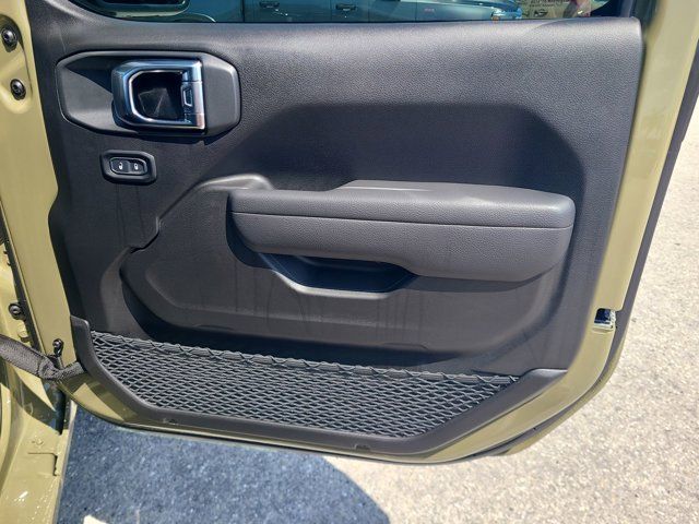2025 Jeep Wrangler photo 42
