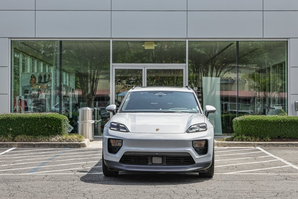 2025 Porsche Macan Electric photo 10