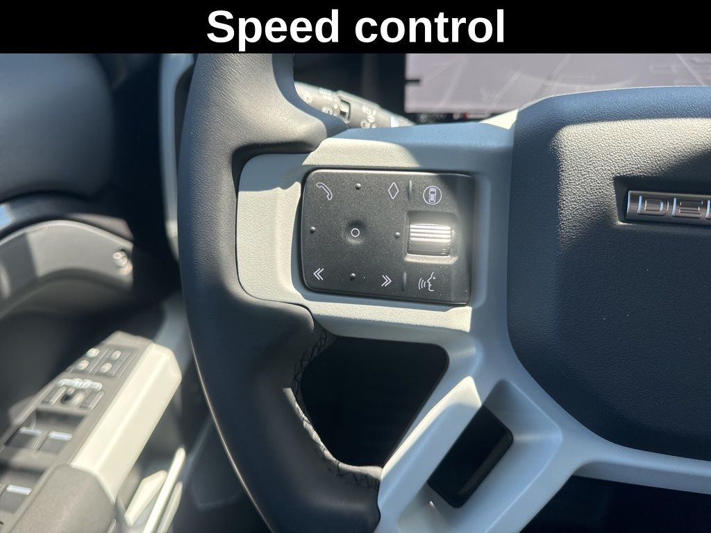 2024 Land Rover Defender 130 S photo 18