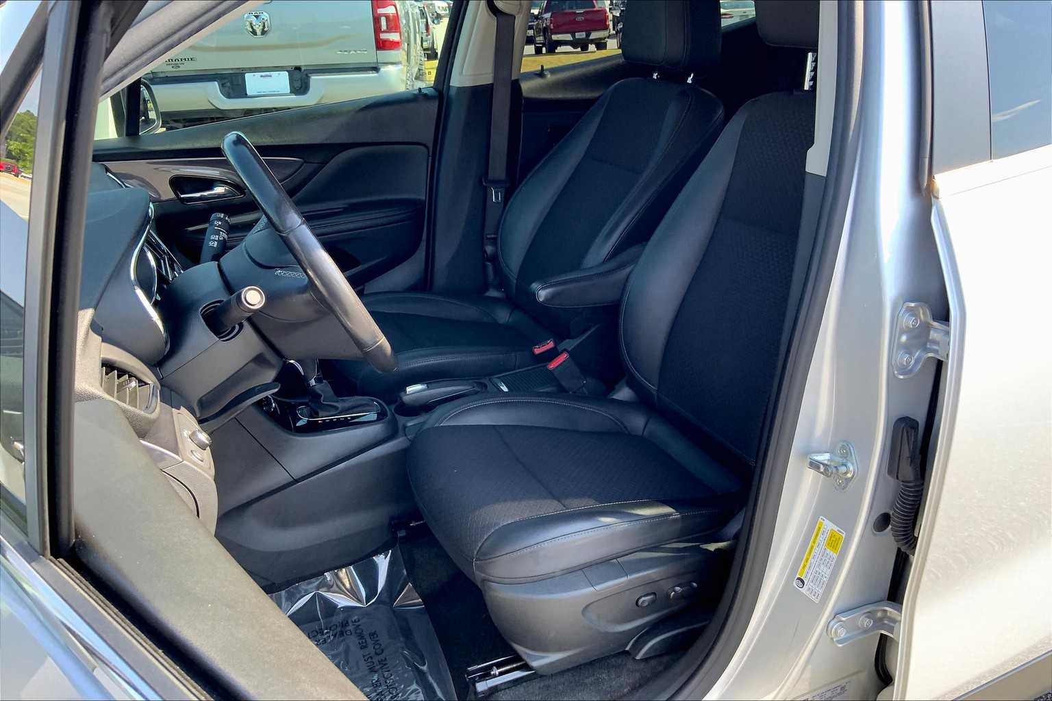 2022 Buick Encore Preferred photo 7