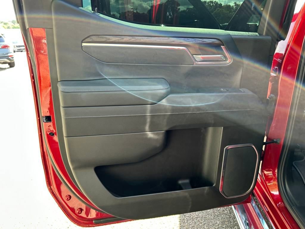2025 Gmc Sierra 1500 SLT photo 19
