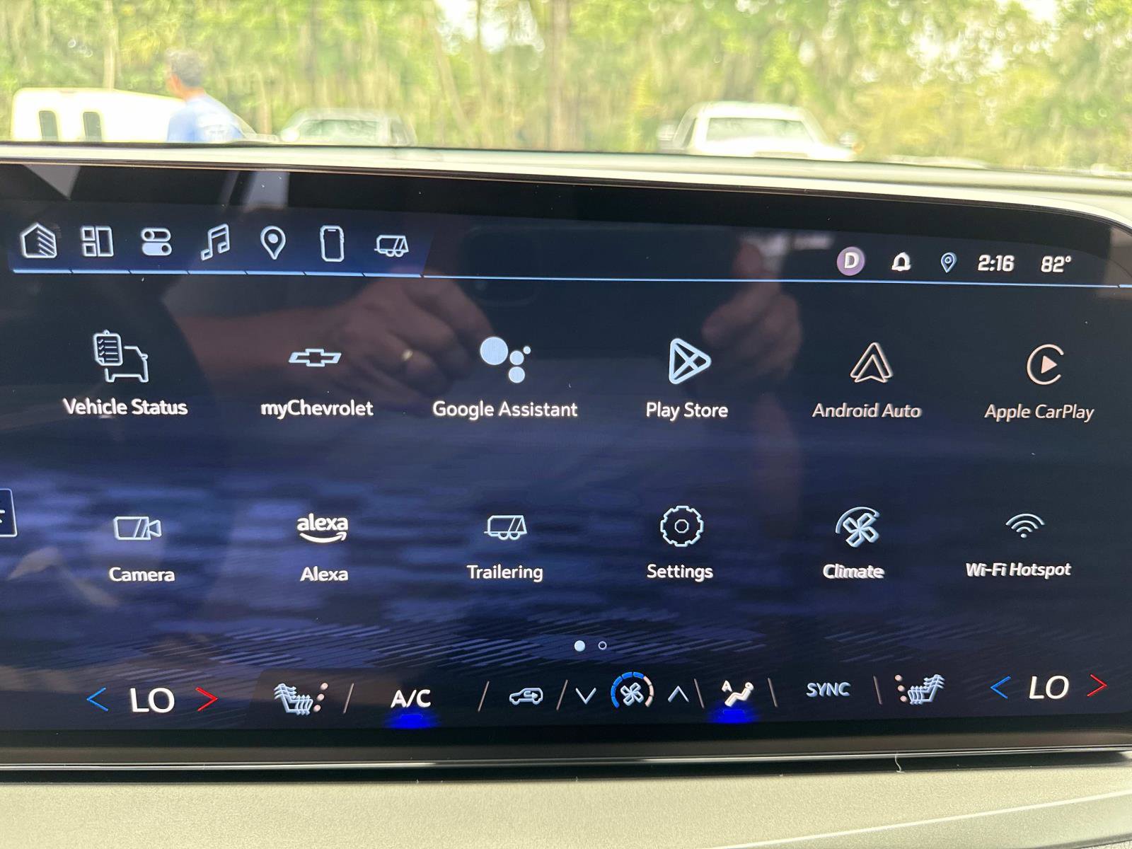2025 Chevrolet Traverse photo 25
