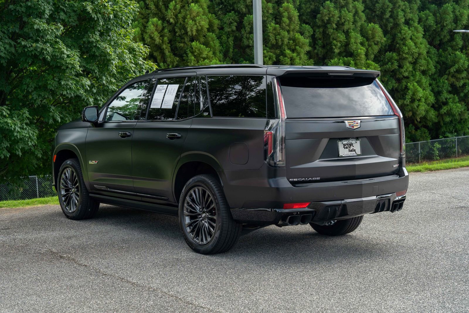 2023 Cadillac Escalade V-Series photo 2
