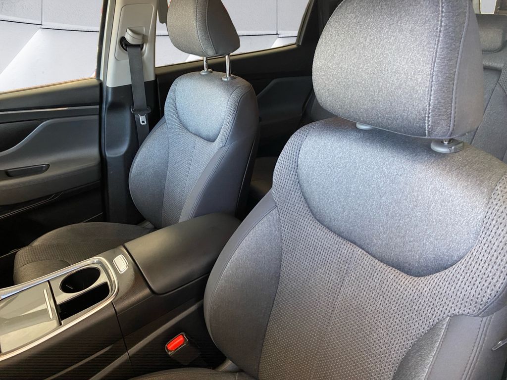 2022 Hyundai Santa Fe SEL photo 8