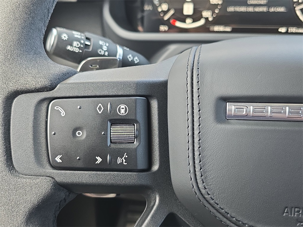 2024 Land Rover Defender 130 V8 photo 18