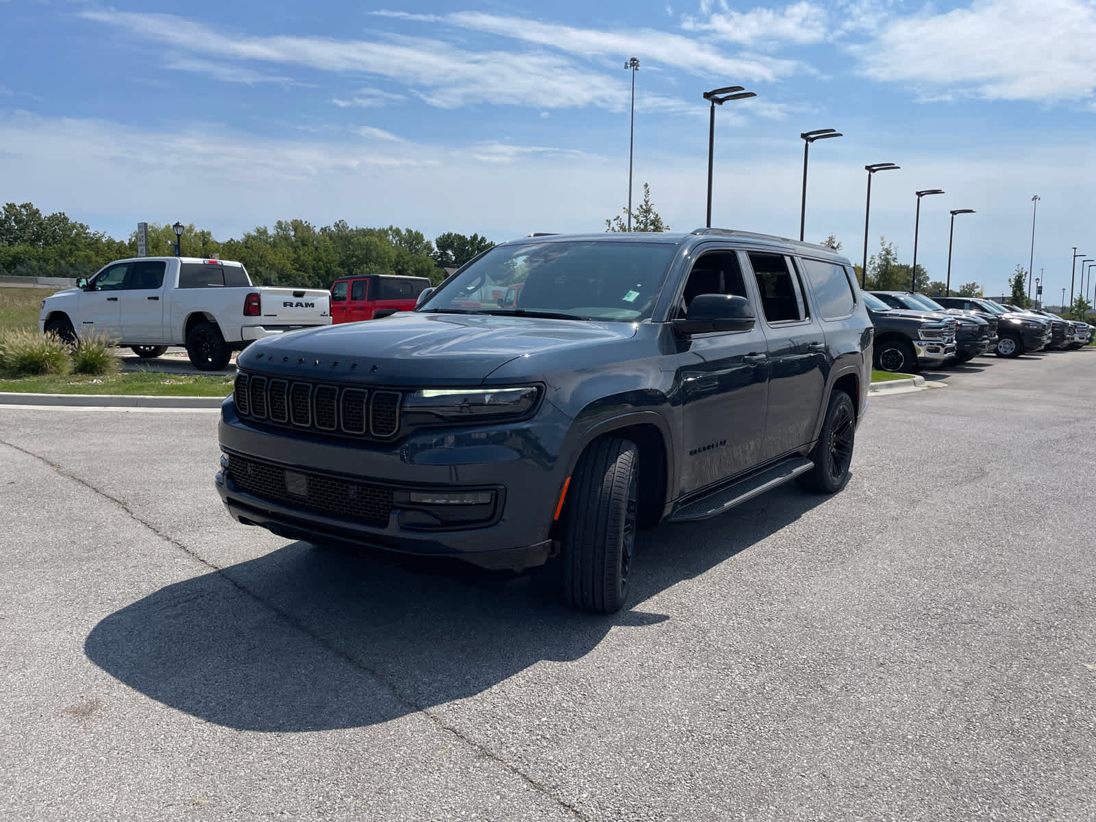 2025 Jeep Wagoneer L Series II Carbide photo 4