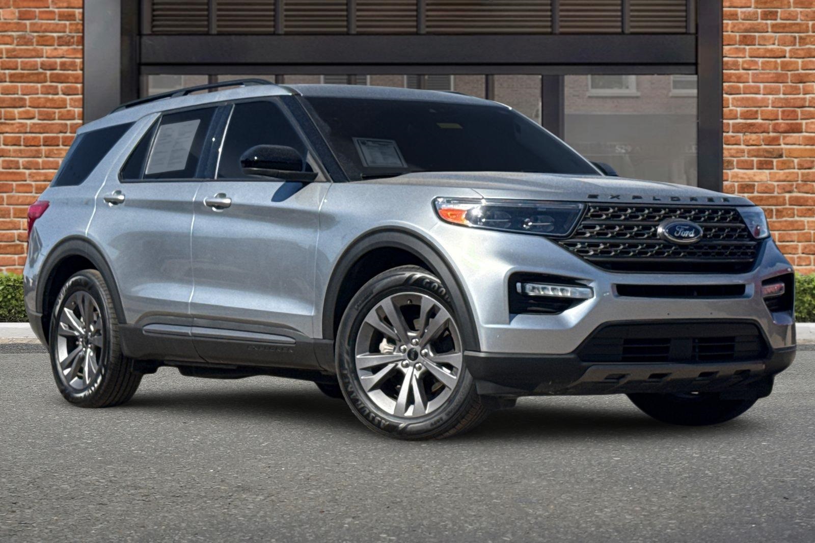 2022 Ford Explorer XLT photo 2