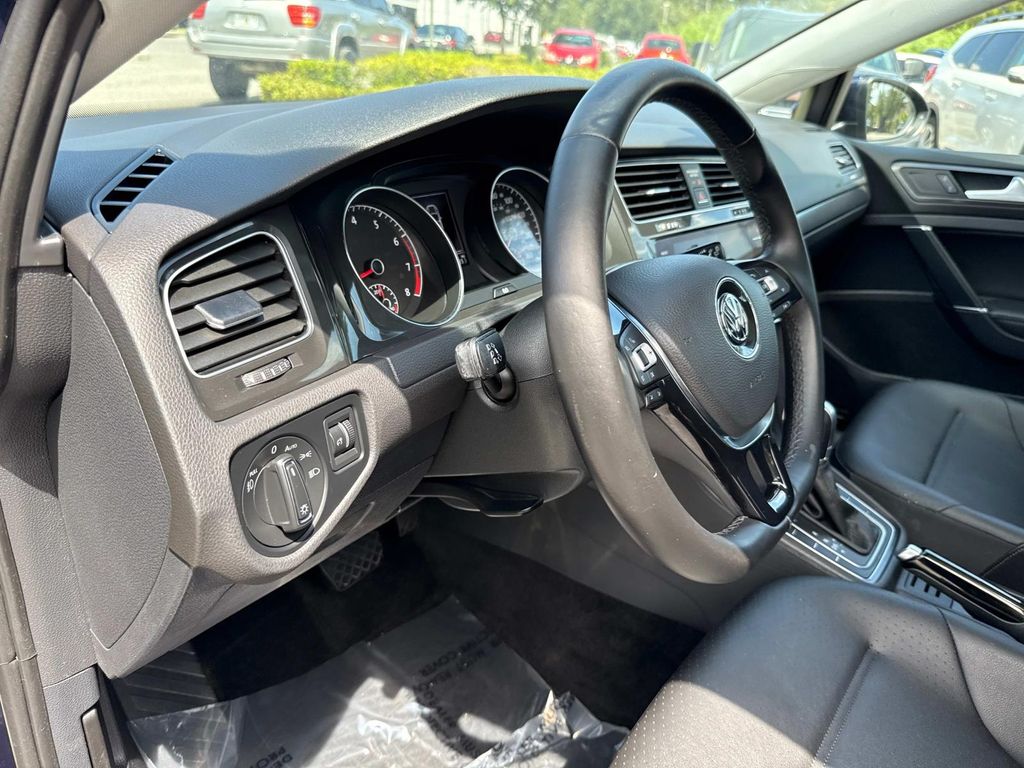 2018 Volkswagen Golf TSI SE photo 21