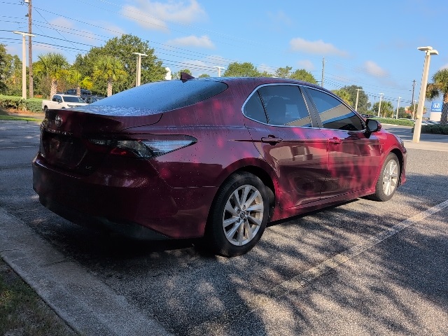 2021 Toyota Camry LE photo 2