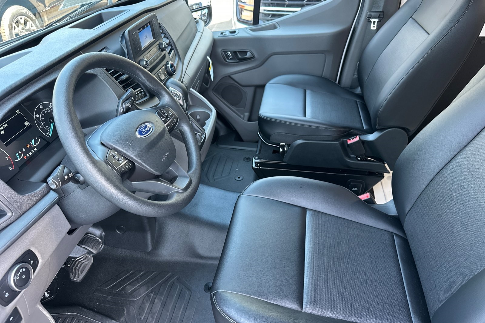 2025 Ford Transit Cargo Van photo 9