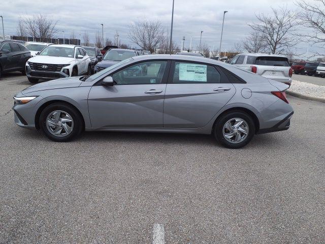 2026 Hyundai Elantra SE's photo