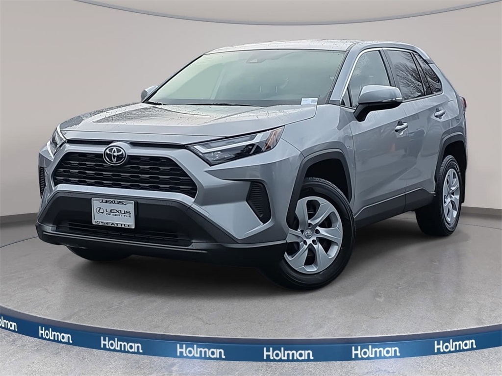 2023 Toyota RAV4 LE's photo