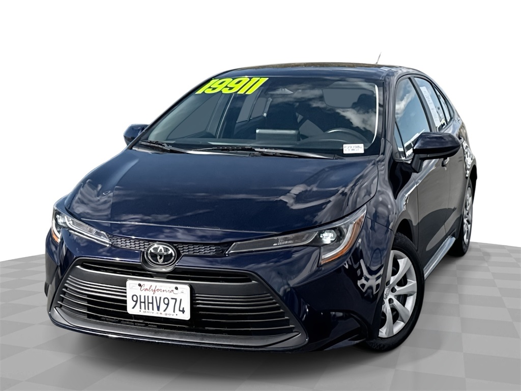 2023 Toyota Corolla LE's photo