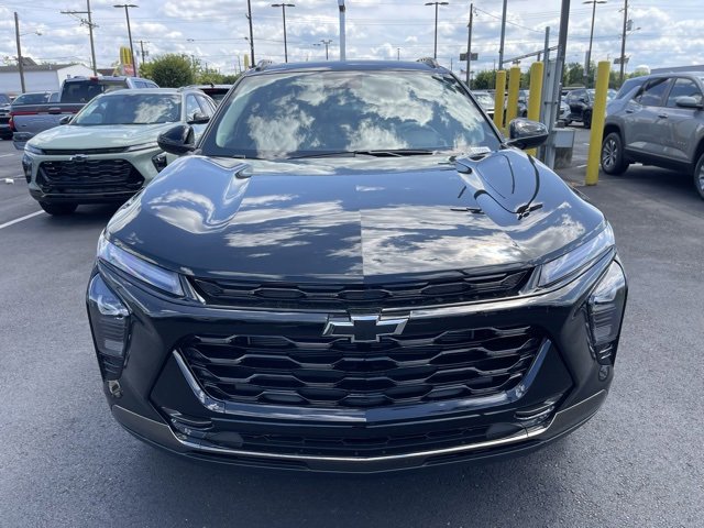 2025 Chevrolet Trax ACTIV photo 2