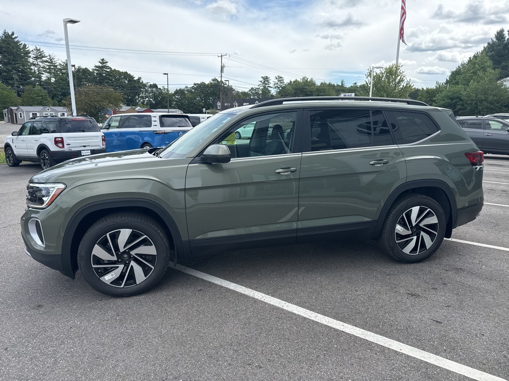2026 Volkswagen Atlas SE Technology photo 2