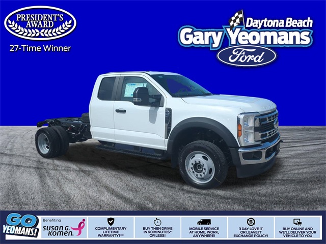 2025 Ford F-450 Super Duty Chassis Cab XL's photo