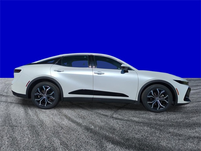 2023 Toyota Crown XLE photo 3