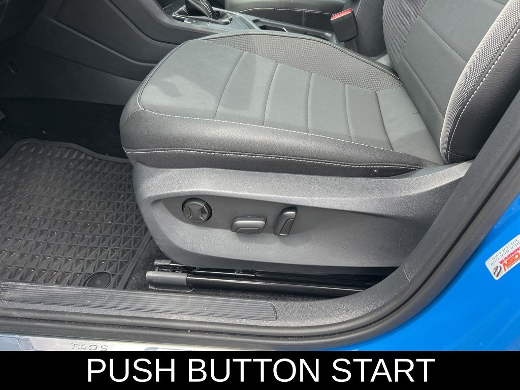 2024 Volkswagen Taos SE photo 10