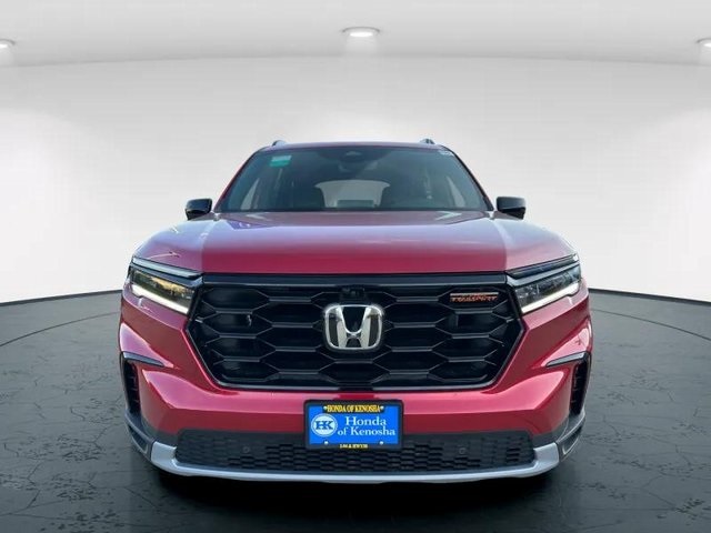 2025 Honda Pilot TrailSport photo 2
