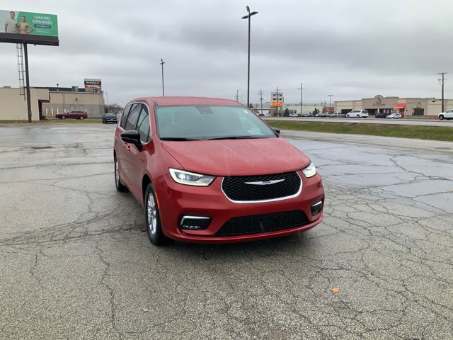 2025 Chrysler Pacifica photo 4