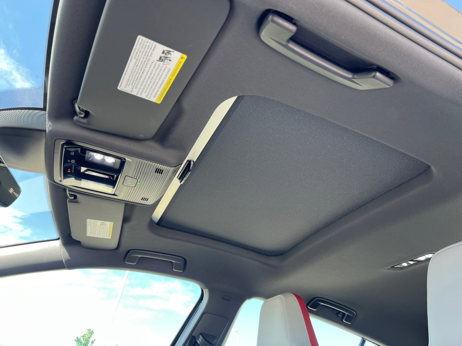 2025 Volkswagen Golf GTI Autobahn photo 4