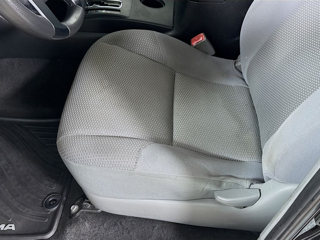 2015 Toyota Tacoma Base photo 17
