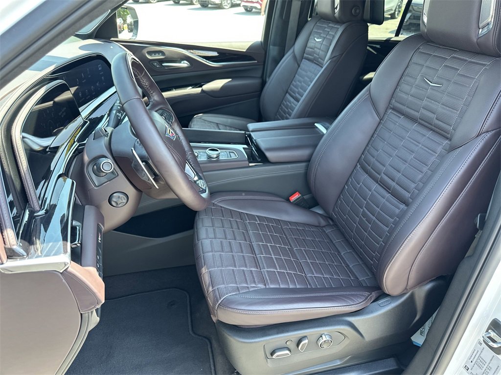 2024 Cadillac Escalade V-Series photo 10