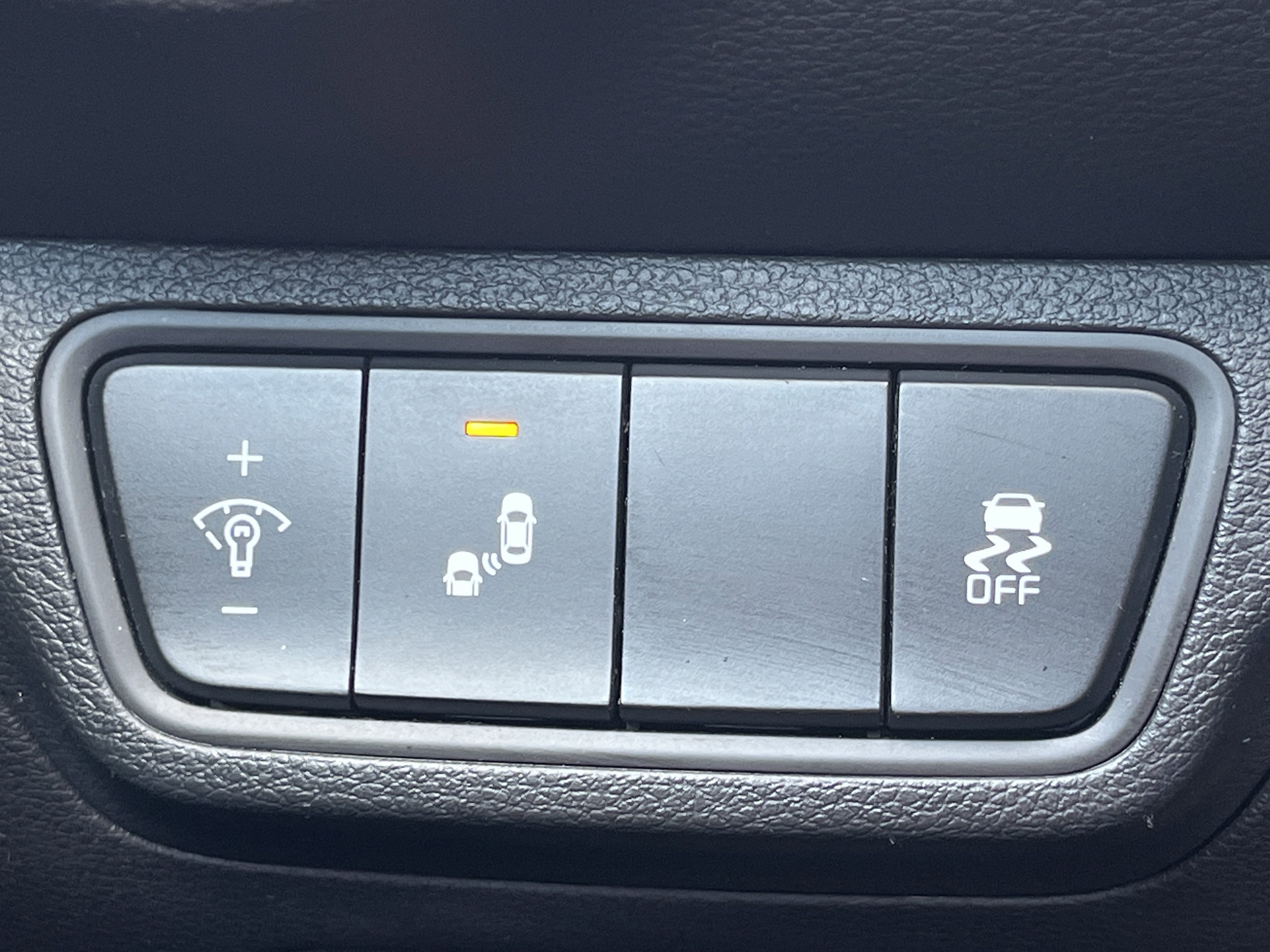 2023 Kia Forte GT photo 3