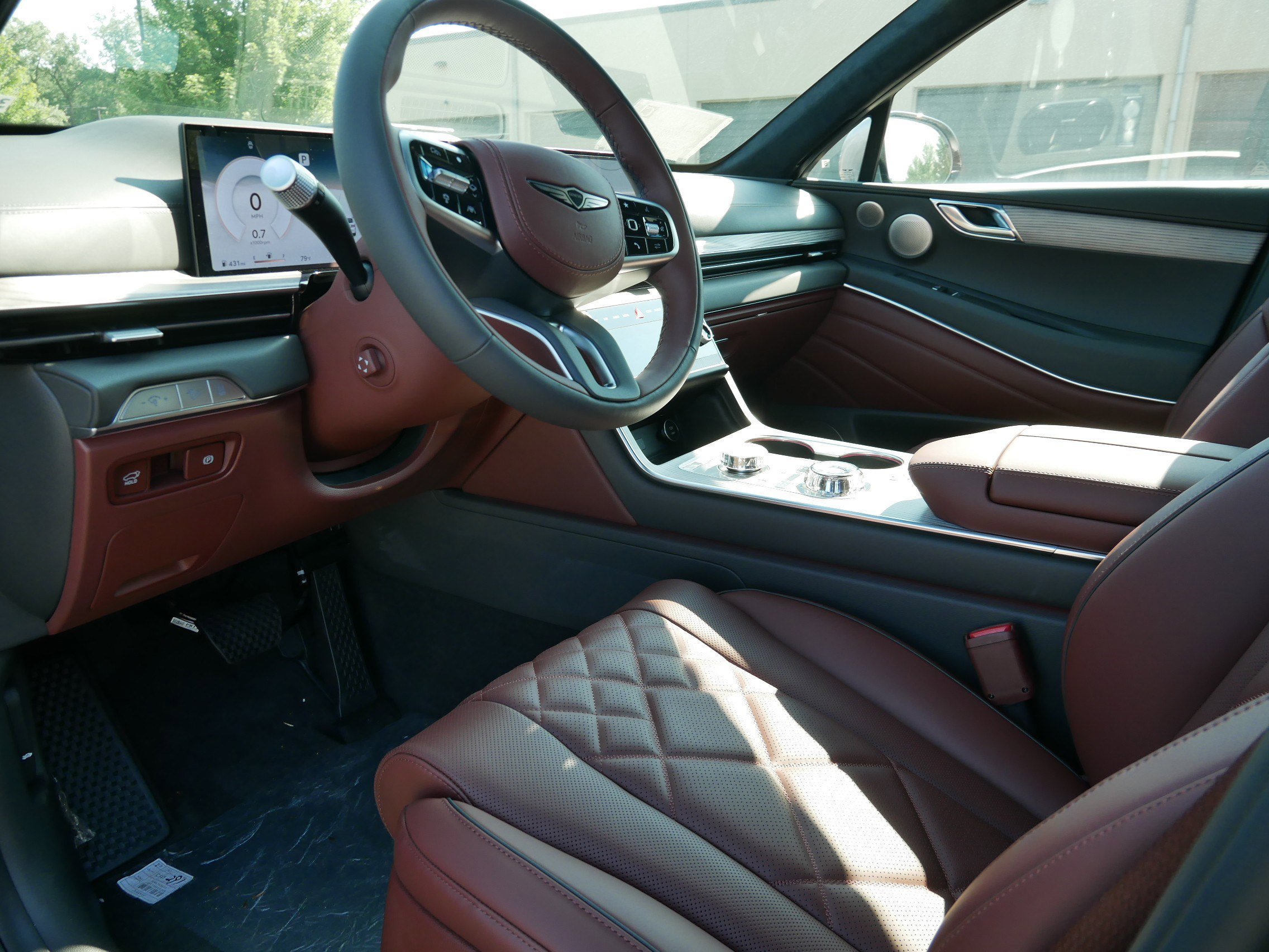 2025 Genesis GV80 Prestige AWD photo 3