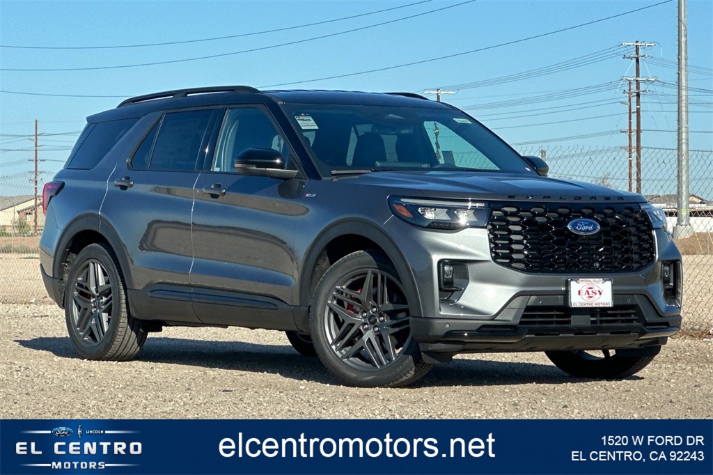 2025 Ford Explorer ST-LINE's photo