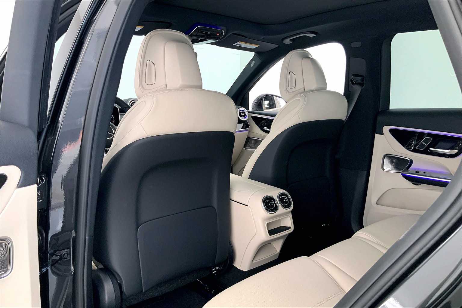 2026 Mercedes Benz GLC 300 4MATIC photo 12