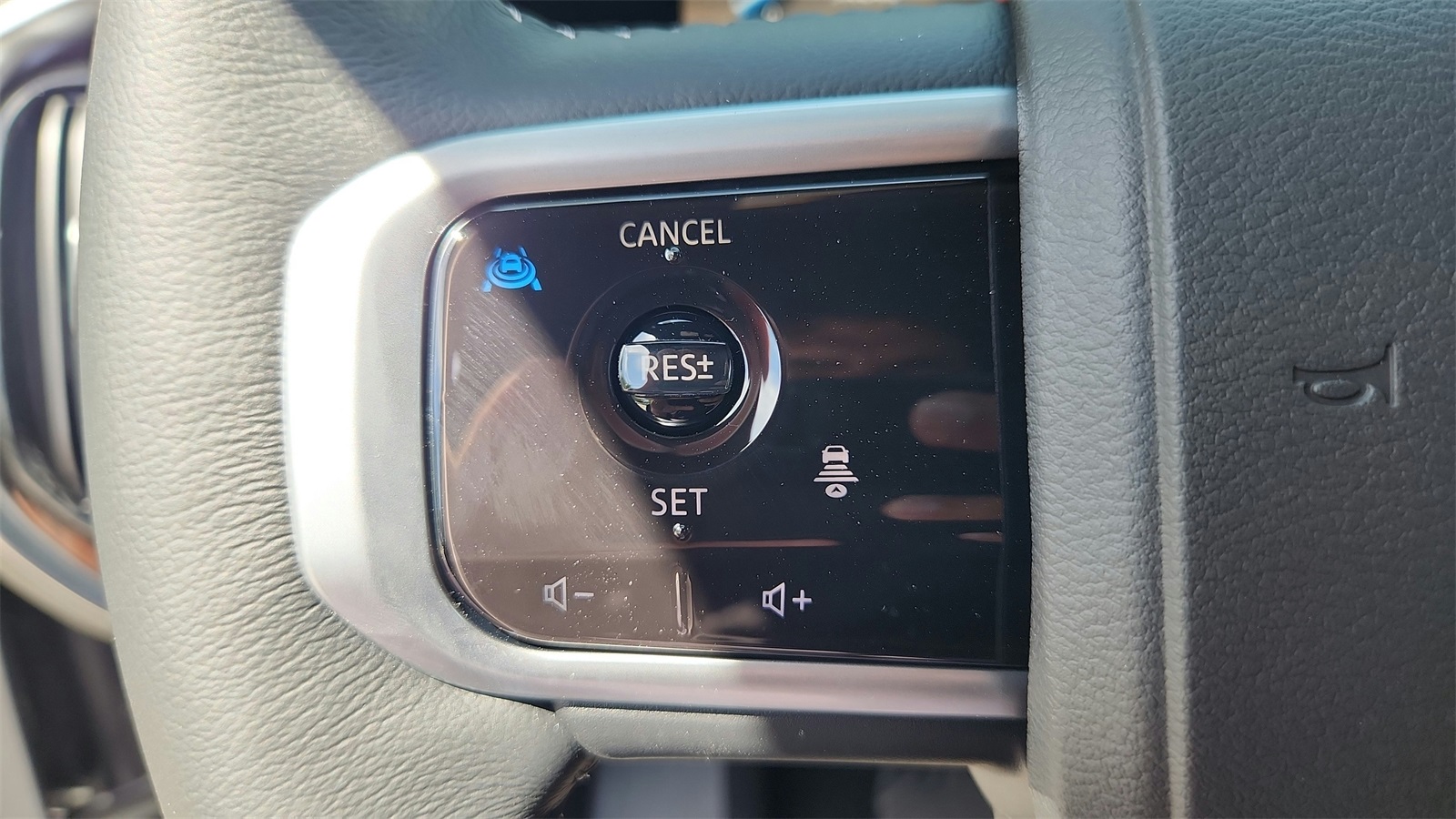 2025 Nissan Armada SL photo 23