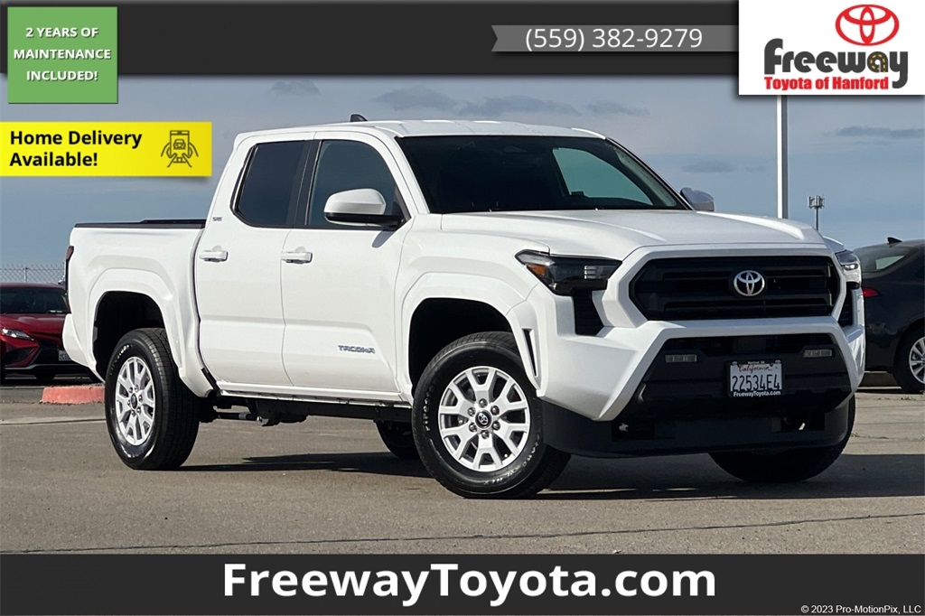 2025 Toyota Tacoma SR5's photo