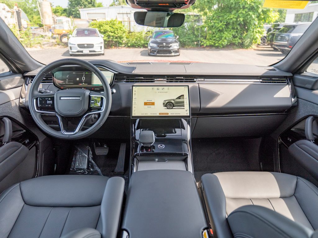 2025 Land Rover Range Rover Sport SE photo 15