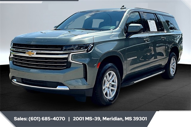 2023 Chevrolet Suburban LT photo 9