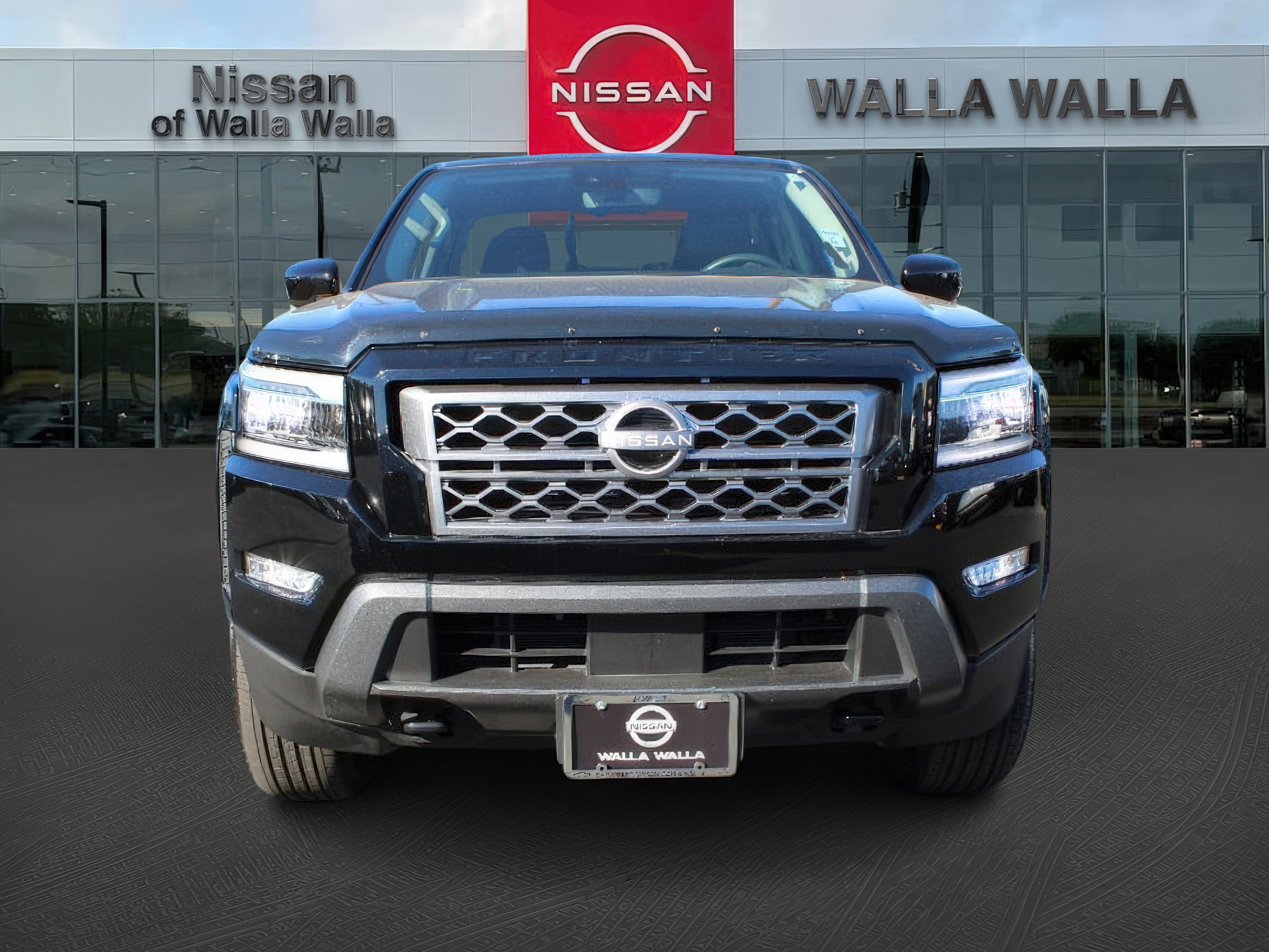 2024 Nissan Frontier SL photo 2